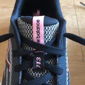 new balance 713 graphic trainer